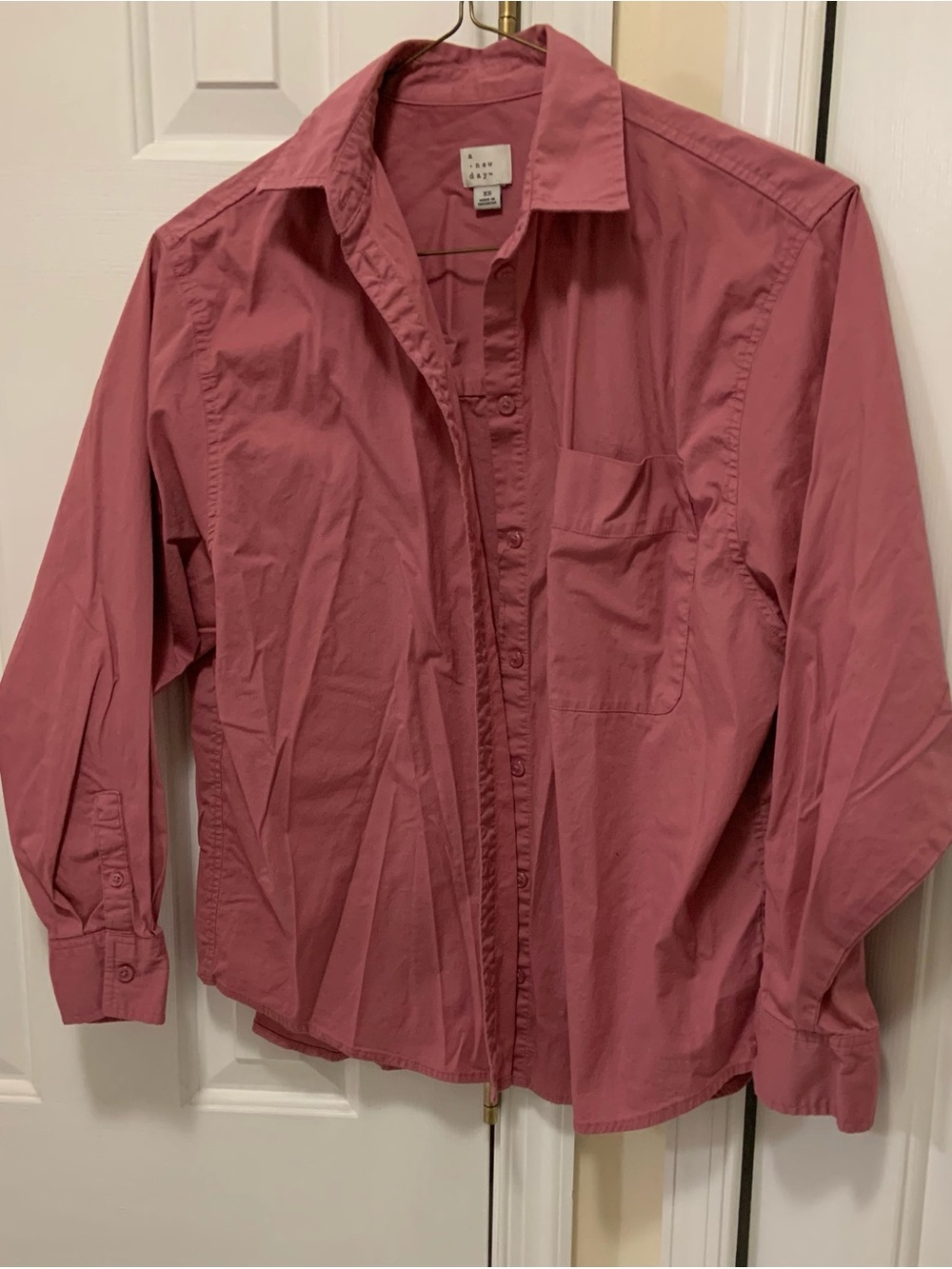 Classic women’s Long-Sleeve Button-Down Shirt - Dusty Rose